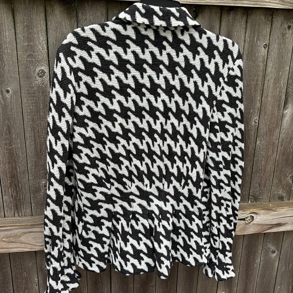 Armani Collezioni size 10 wool blend cardigan (blazer)! - Picture 7 of 8